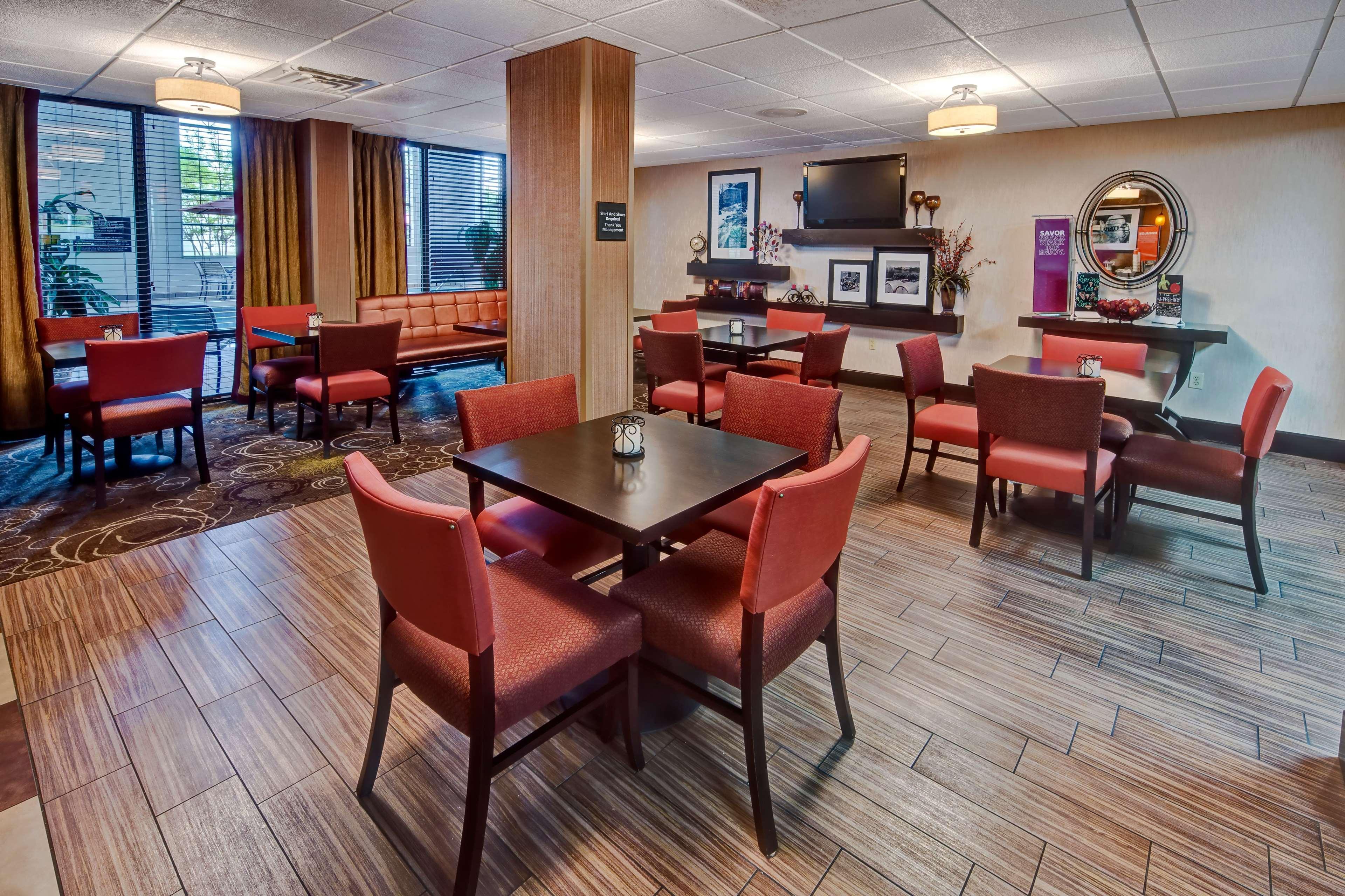 Hampton Inn Clarksville Exteriör bild